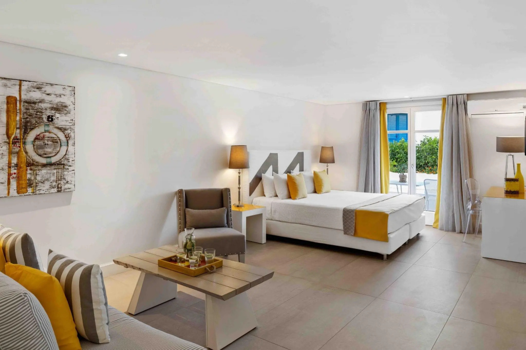 Standard Family room with garden view
