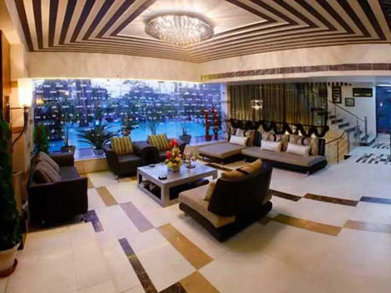Lobby & Reception