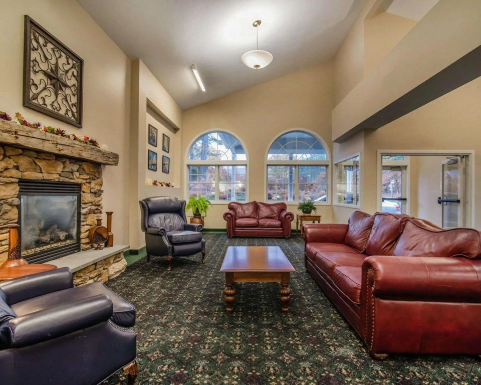 Lobby & Reception