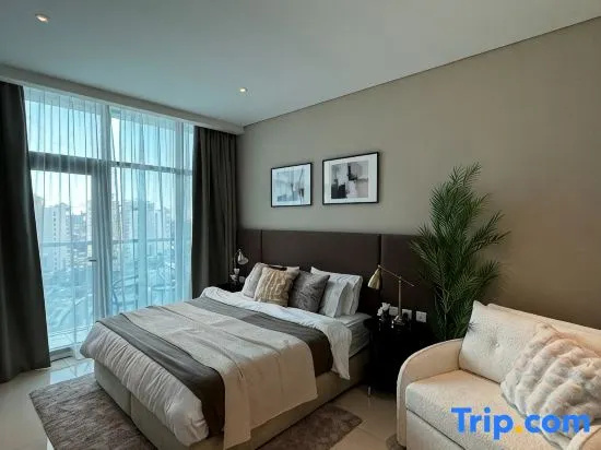 High-floor Studio | Atlantis view