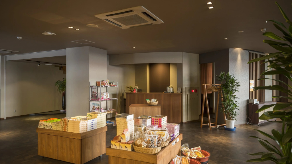 Food & Beverage