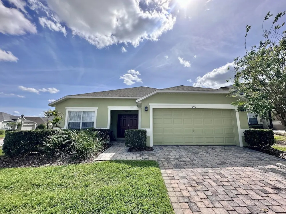 777bd - West Haven Gated Community 4 Bedroom Home, Davenport