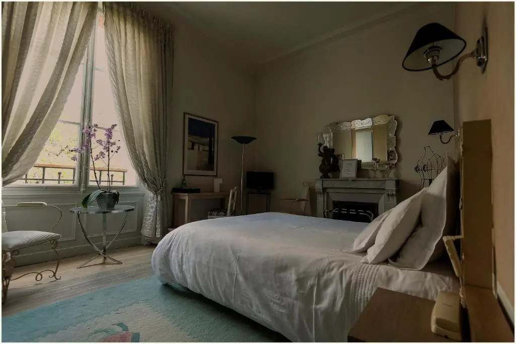 Superior Double room (full double bed)