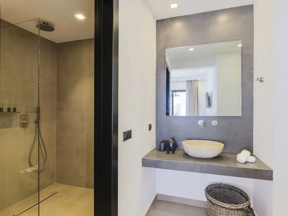 2 Bedrooms Superior Suite with sea view