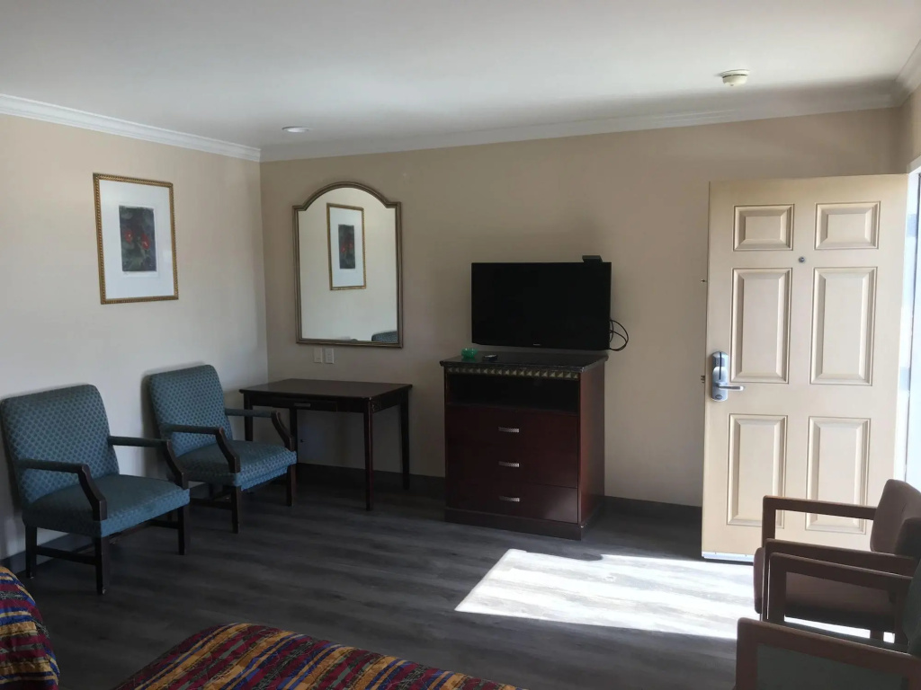 Отель Hyland Motel в Ла-Хабре