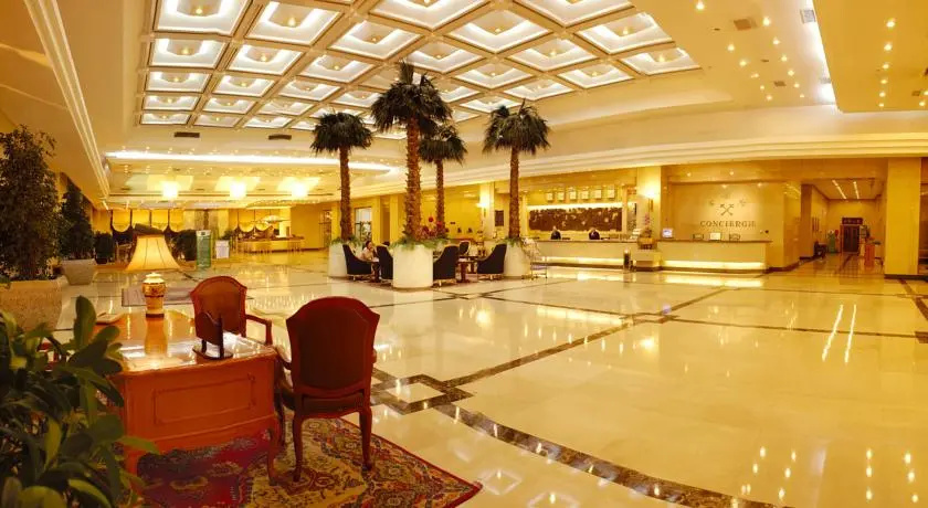 Lobby & Reception
