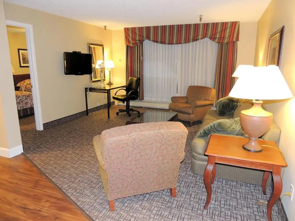 1 Bedroom Double Suite with water view (full double bed)