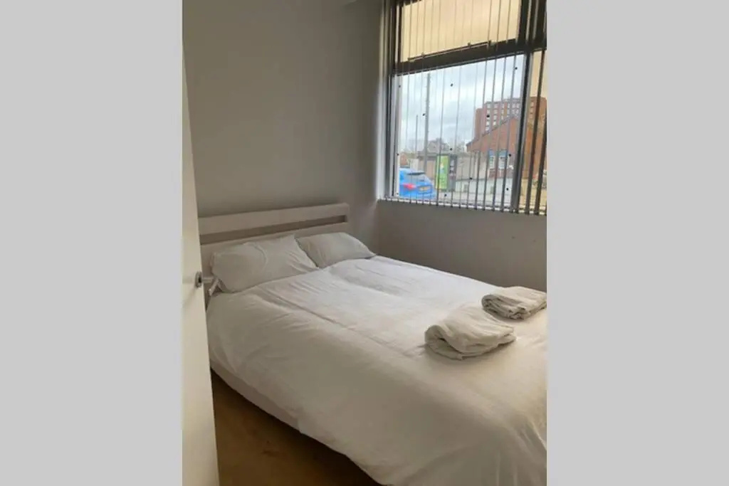 3 Bed Contemporary Crewe apartment