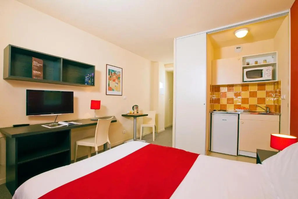 Double Studio (full double bed)