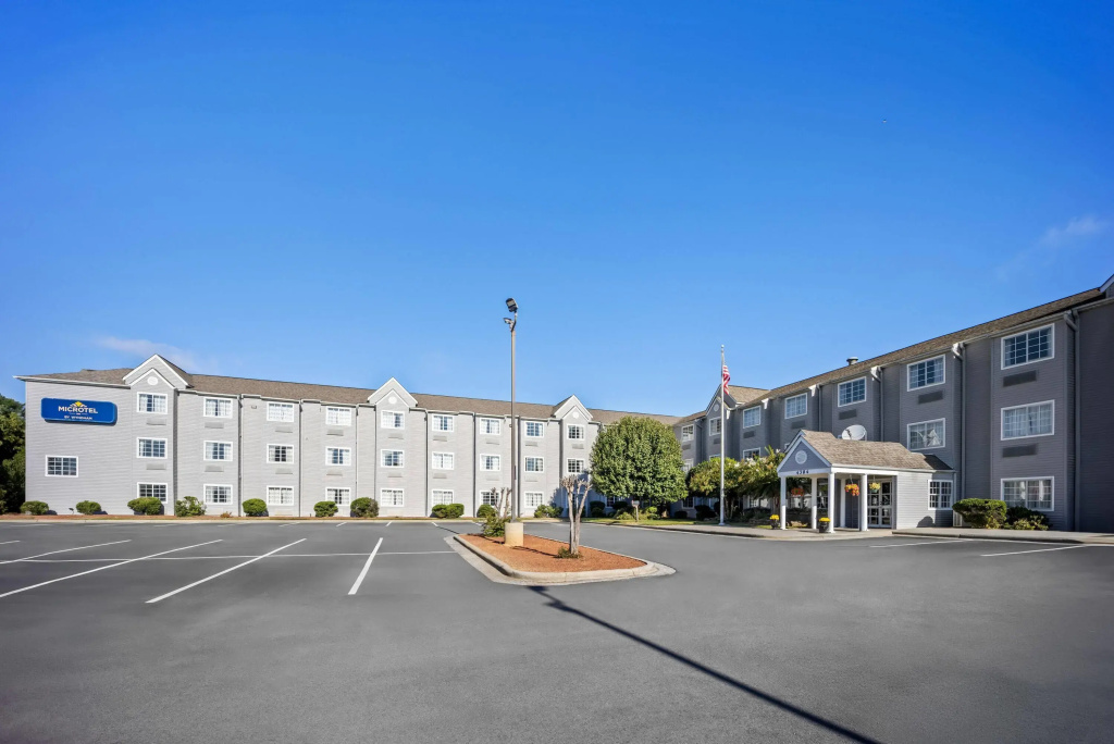 Microtel Inn & Suites by Wyndham Greensboro
