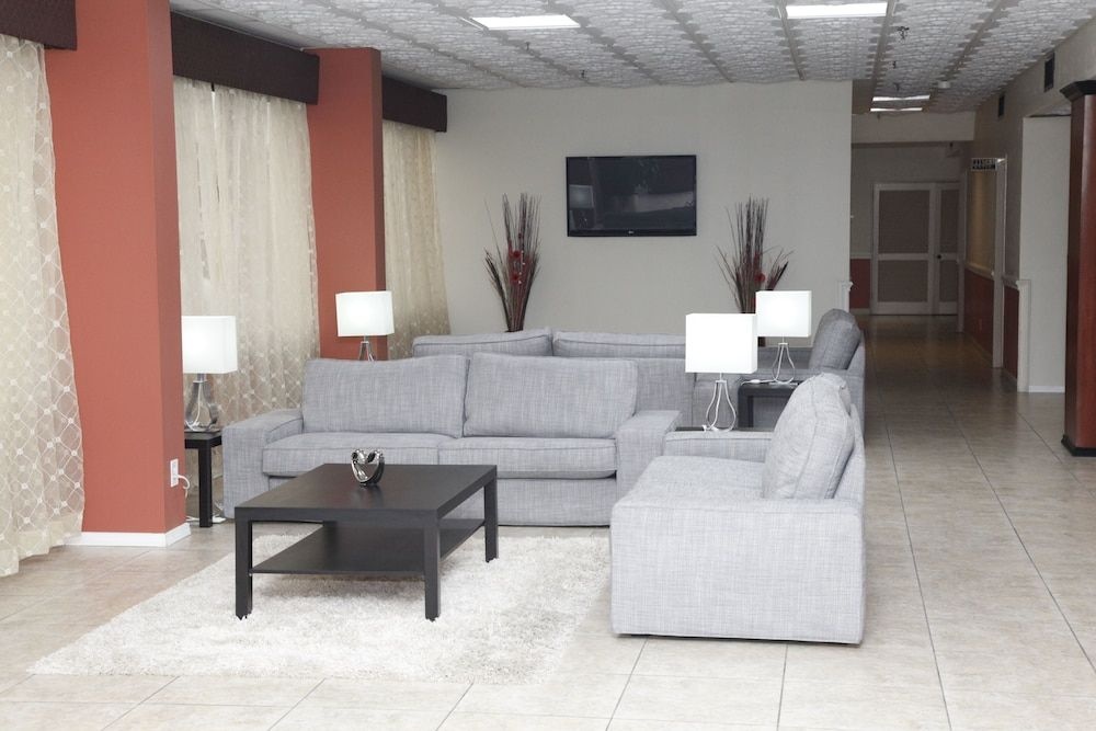 America's Airport Inn & Suites