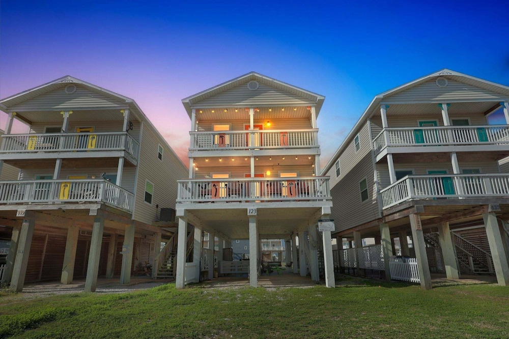 Coastal Oasis In Surfside Beach 3 Bedroom Home