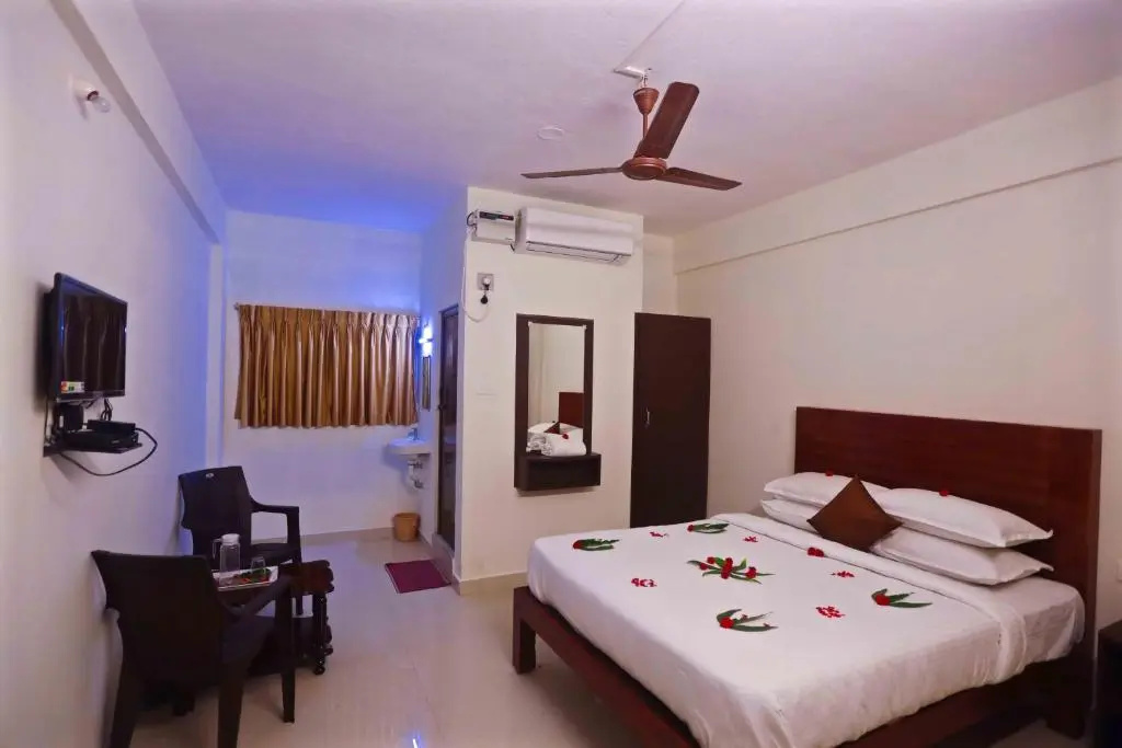 Deluxe Double room (full double bed)