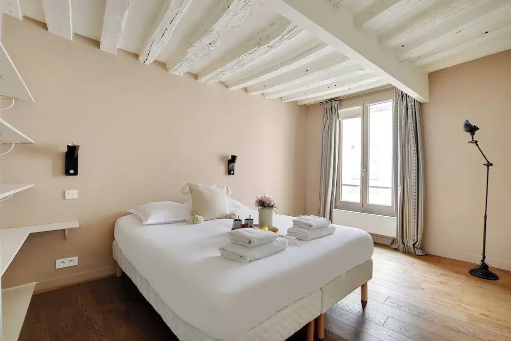 Chic Apartment -1br/4p- Haut Marais / Republique — фото