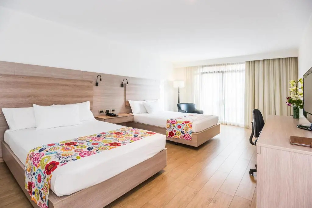 Hotel Rosales Plaza - Chambres