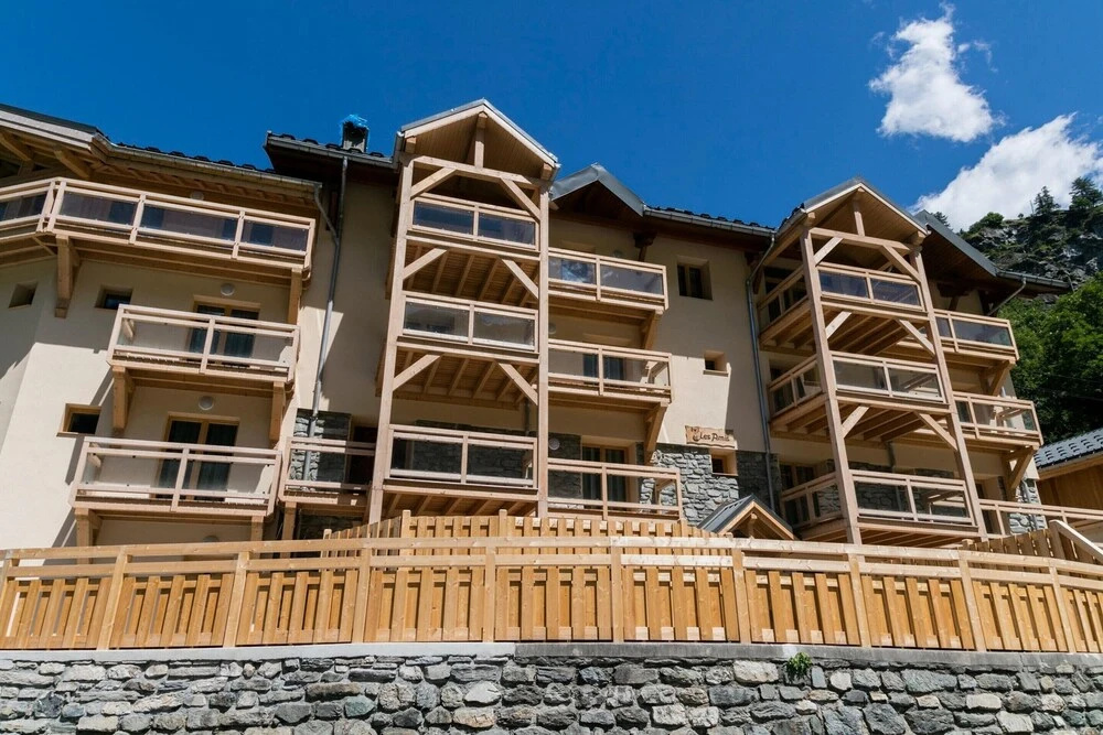 Chalet in Paradiski With Spa and Mountain Views
