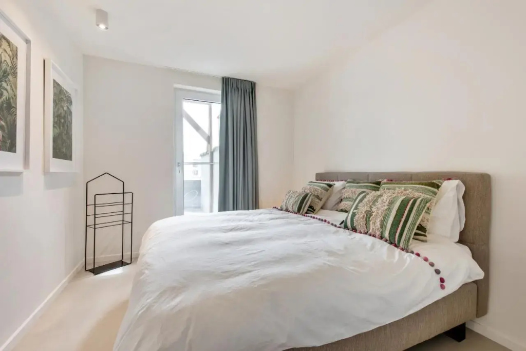 Beautifully renovated appt with big cosy terrace - фото 5