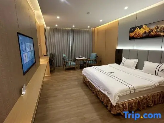 Business Double room (full double bed)