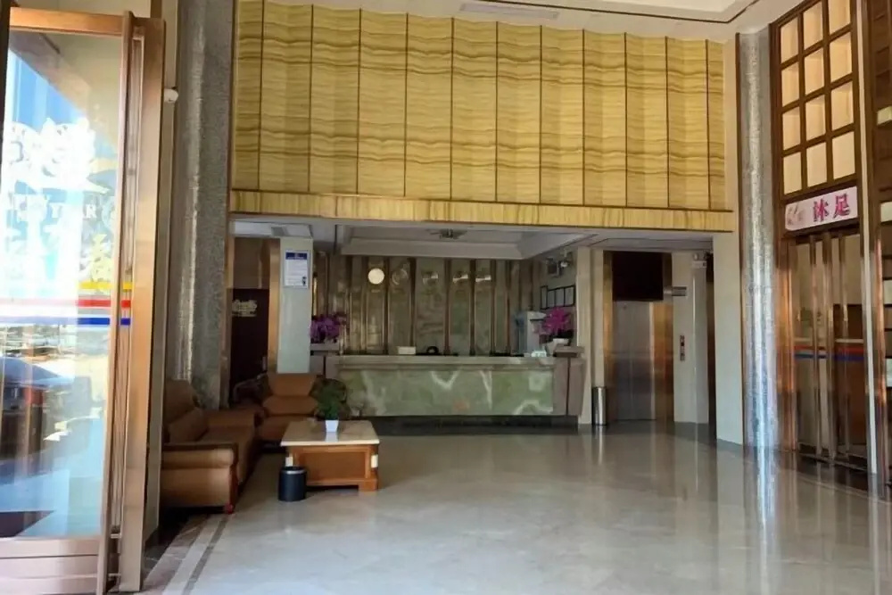 Gold Coast Hotel