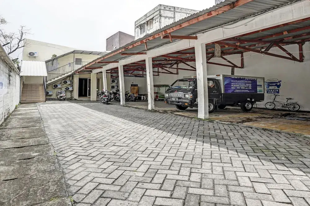 OYO 91035 De Ritz Residence