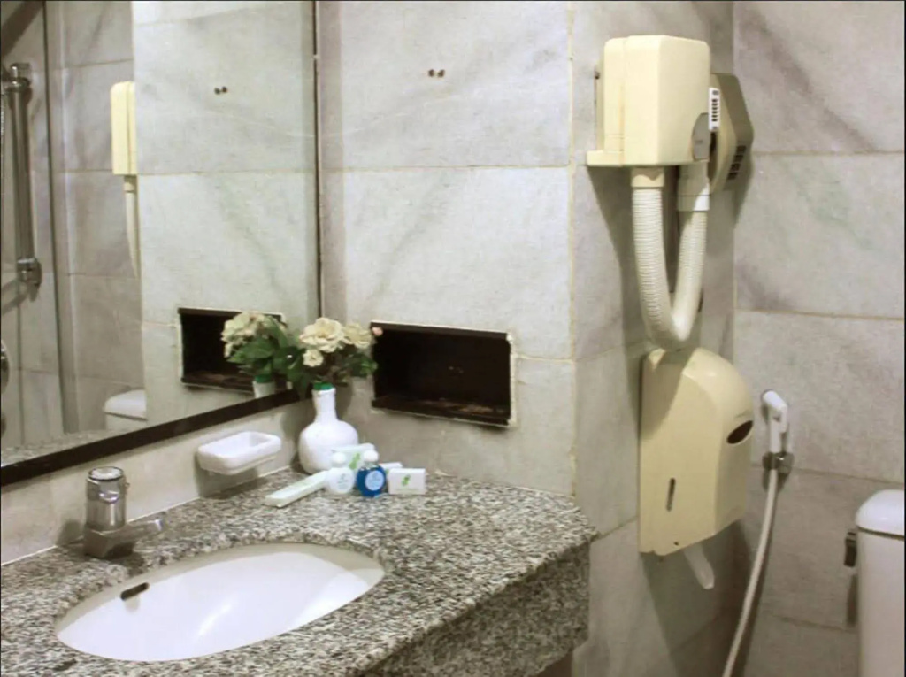 Johns Pardede International Hotel - Général