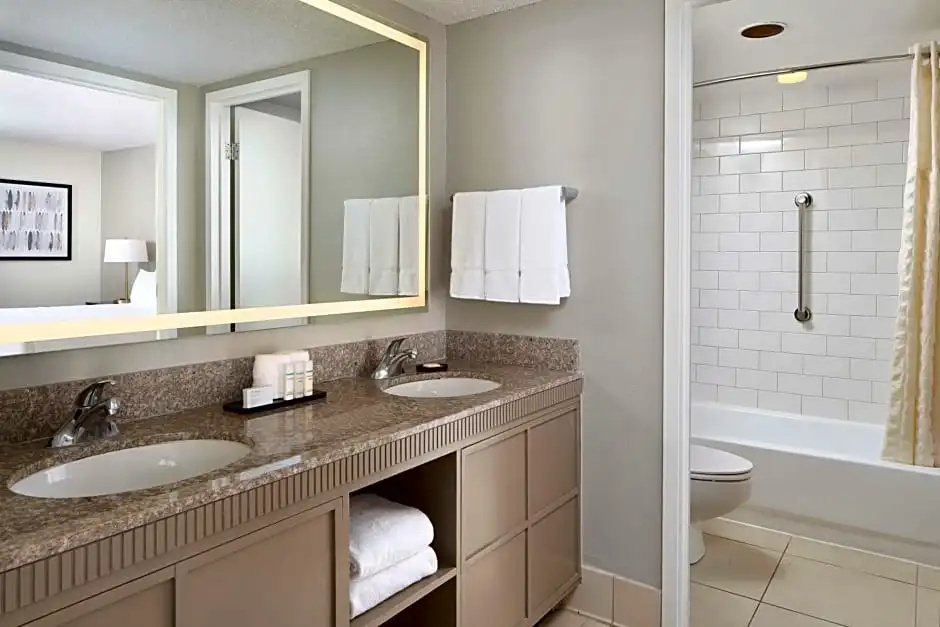 Embassy Suites by Hilton Myrtle Beach Oceanfront Resort - Chambres