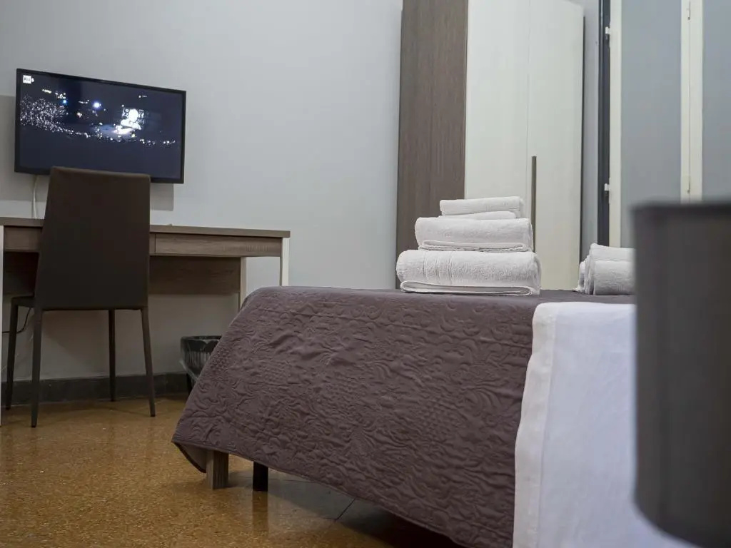 Standard Double room (full double bed)