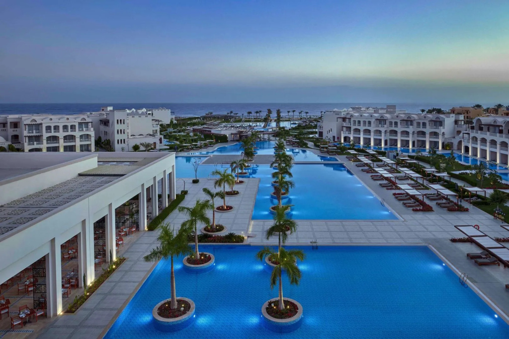 Beach & Waterfront