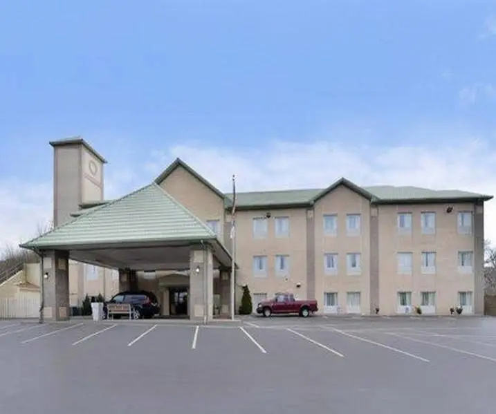 Comfort Inn & Suites Cincinnati Uptown Clifton