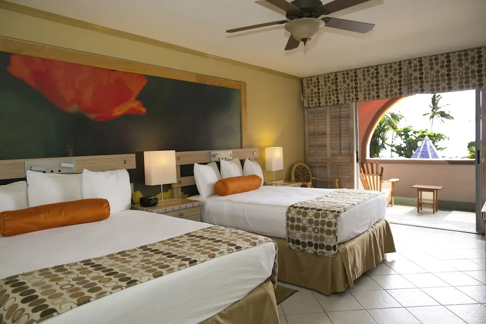 Standard Quadruple room with balcony and with ocean view
