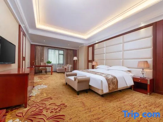 Deluxe Double room (full double bed)