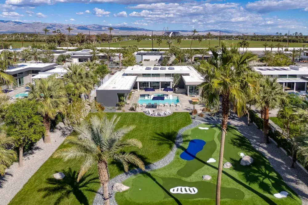 Polo Villa 3 by Avantstay Features Expansive Putting Green Pool Spa Outdoor Firepit 260328 6 Bedrooms