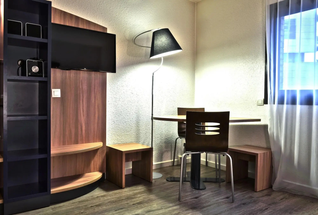 Art Hotel Paris Est 5