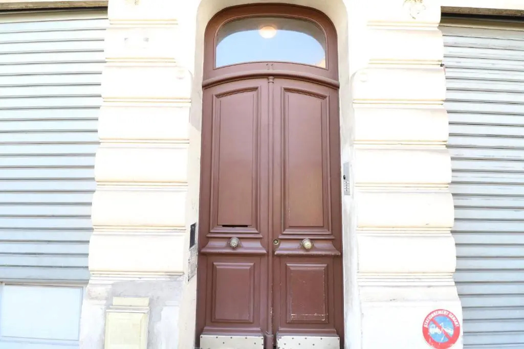 2 Bedroom Forville. 8 Mins From the Palais. 328