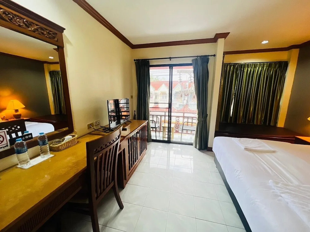 Hotel photo 12