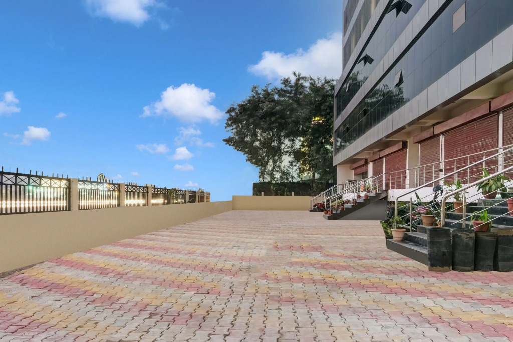 Super Townhouse Oak Sarusajai Stadium — фото 2