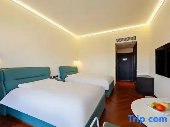 Standard Double room with view (twin beds)