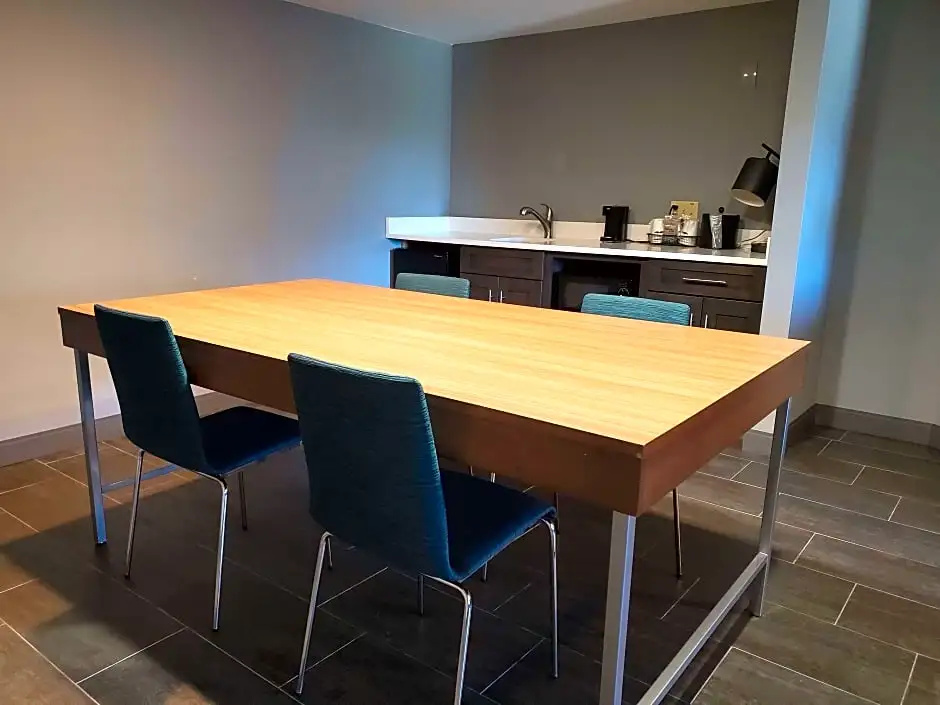 1 Bedroom Quadruple Suite