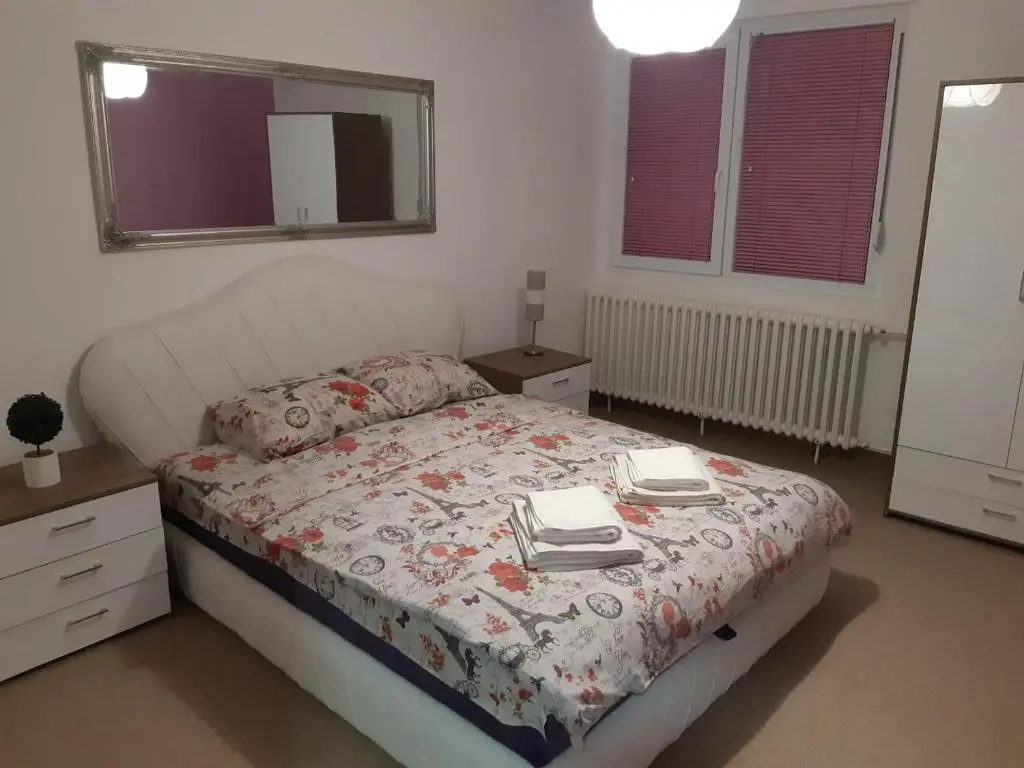 Apartment No. 5