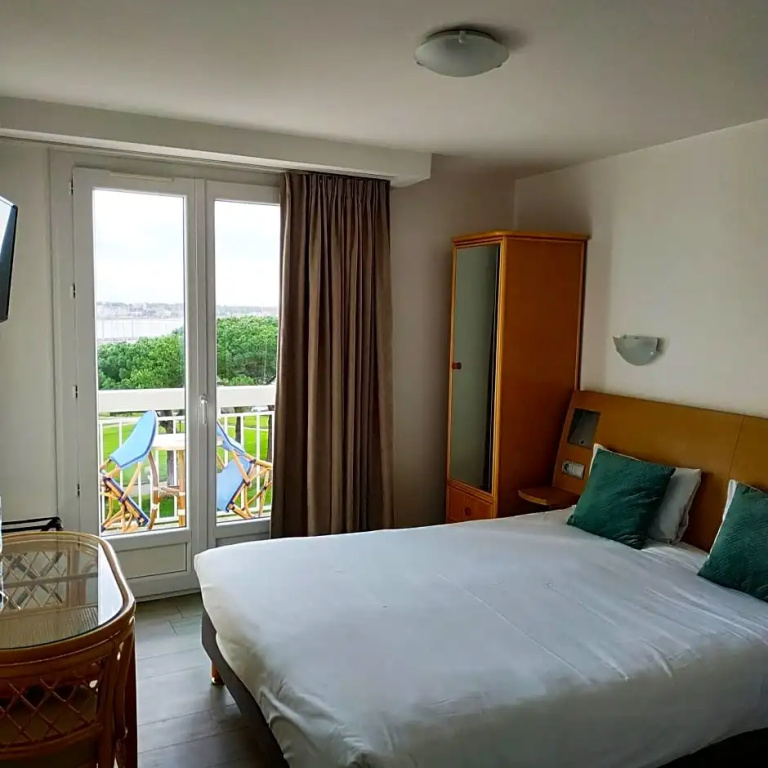 Standard Double room (full double bed)
