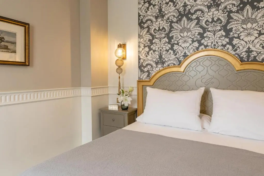Premier Double room (full double bed)