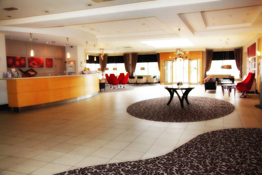Lobby & Reception