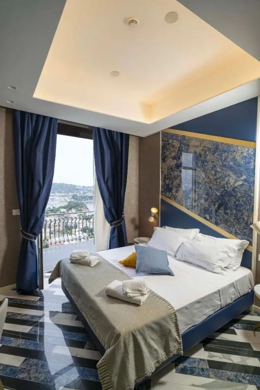 Superior Double room with balcony and with sea view (full double bed)