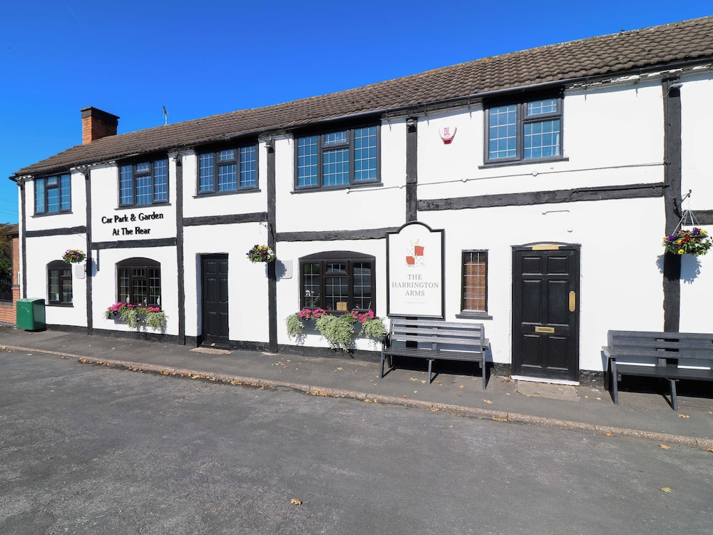6 Brook Court