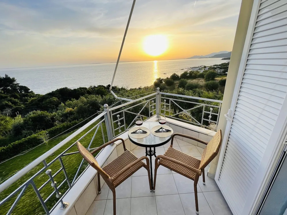 Triple Studio with balcony and with sea view