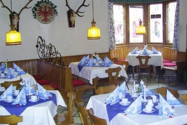 Food & Beverage