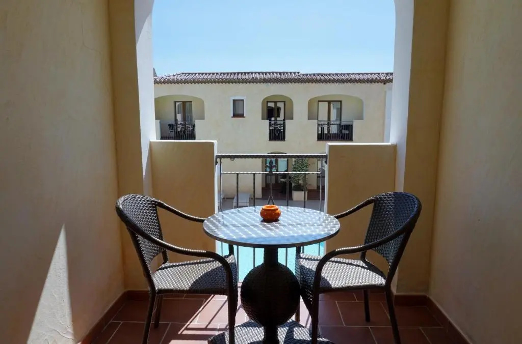 Hotel Monti Di Mola - Chambres