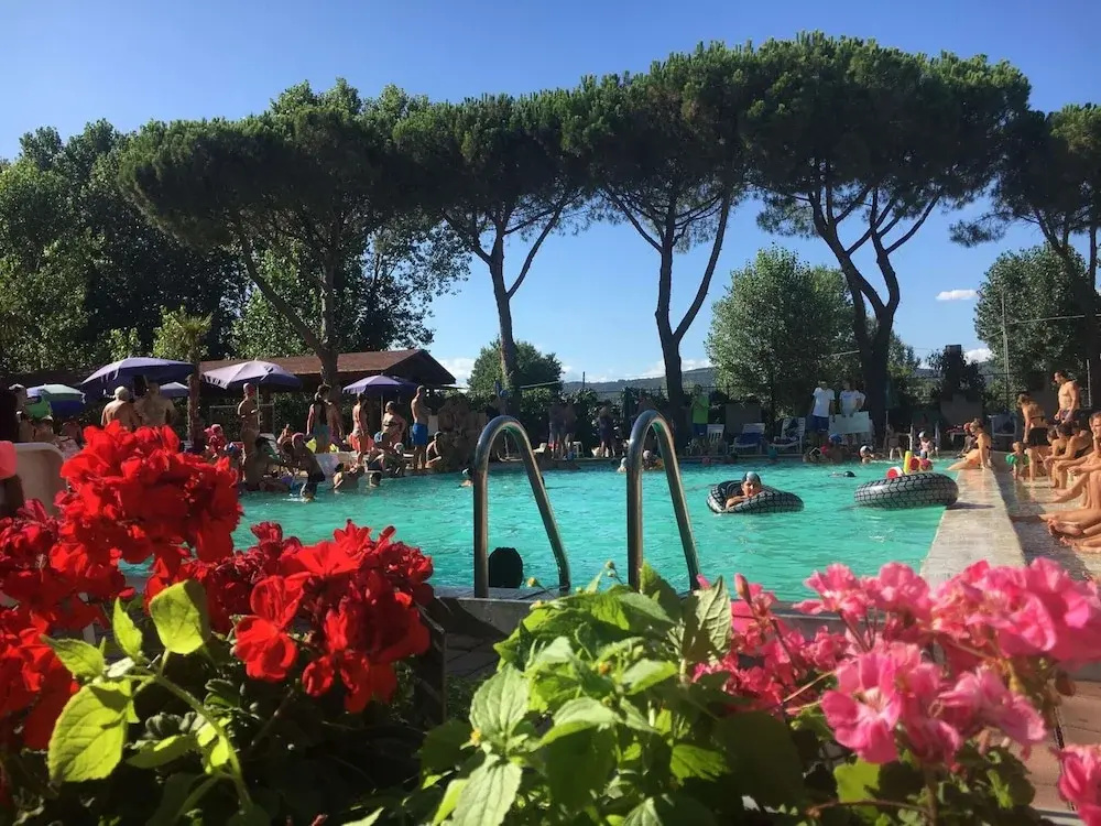 Well-kept Chalet With Covered Veranda on Lake Trasimeno
