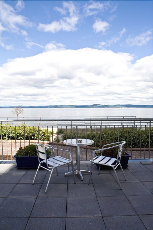 Balcony & Terrace