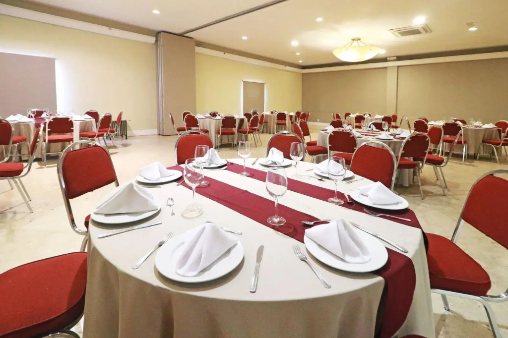 Holiday Inn Hotel & Suites Guadalajara-Centro Historico by IHG - Général